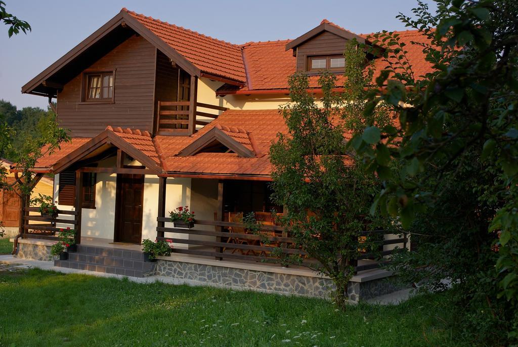 Casuta Cu Prieteni Cornu de Jos Kamer foto